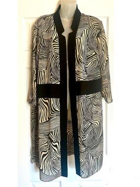 Dana Kay 90’s Vintage Black & Cream Zebra-Print Open Front Tunic Cover Up